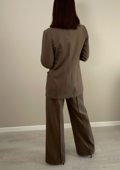 Брючний костюм в коричневому кольорі - 106.24/107.24