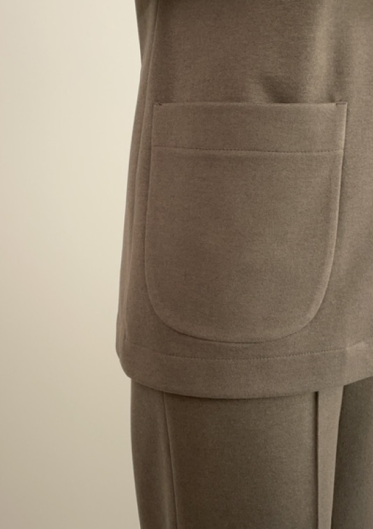 Брючний костюм в коричневому кольорі - 106.24/107.24